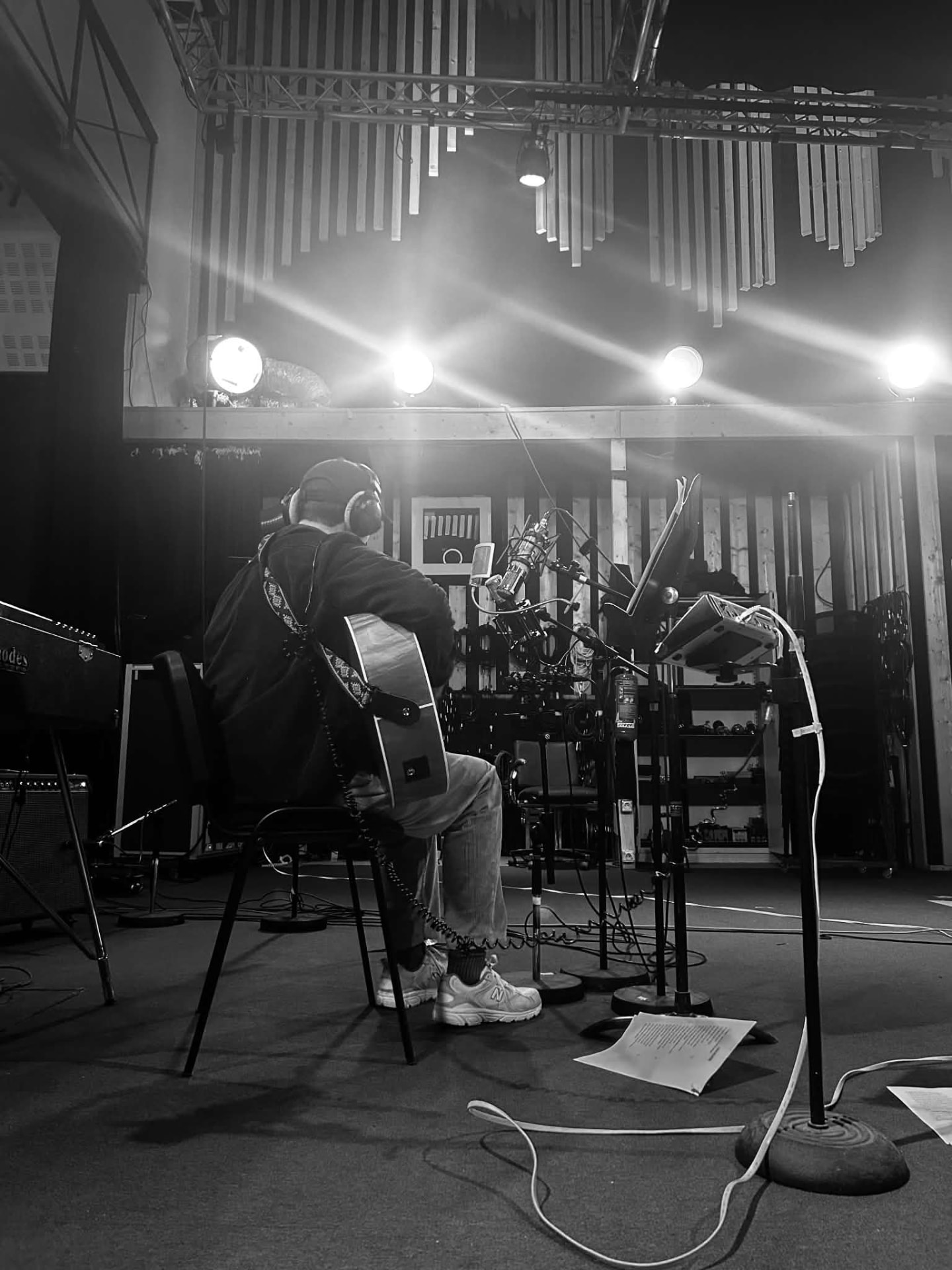 Enregistrement en studio, guitare acoustique au micro